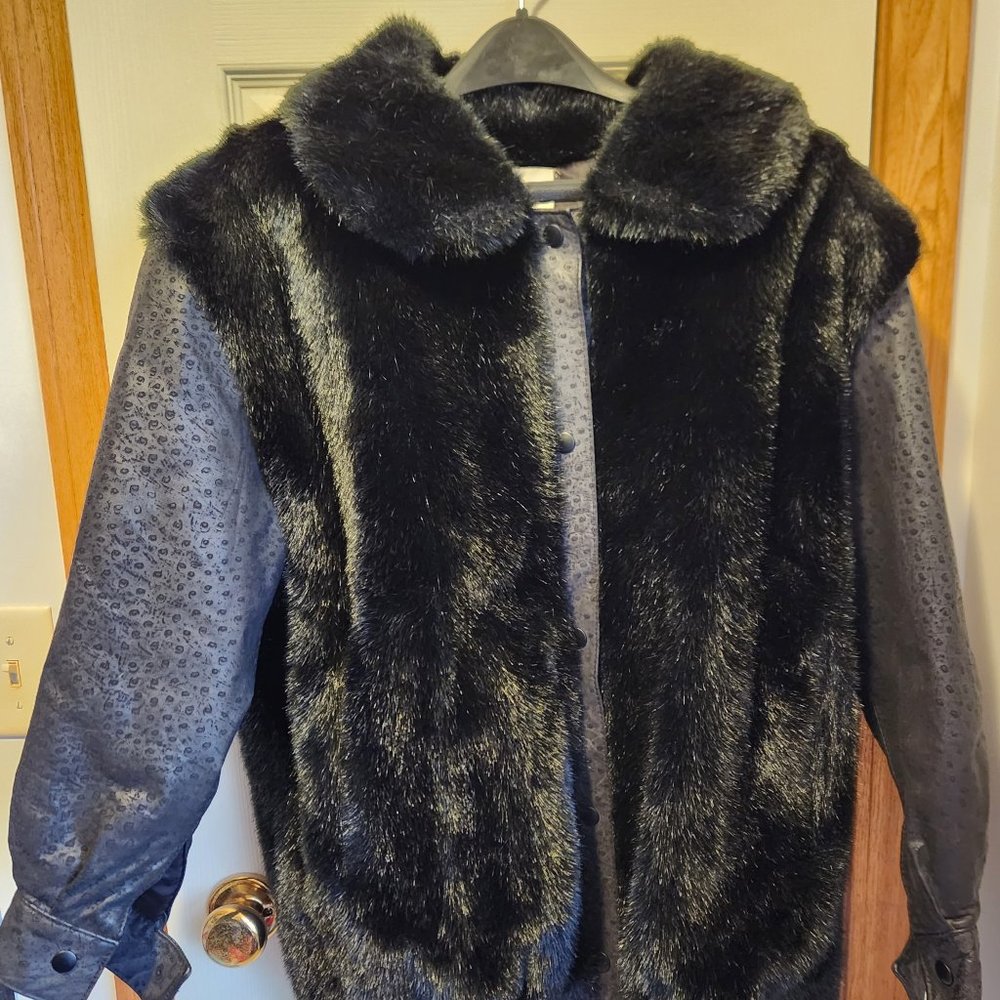 Dubrowsky and Perlbinder Vintage Faux Fur and Leather Jacket - Black and Size 6